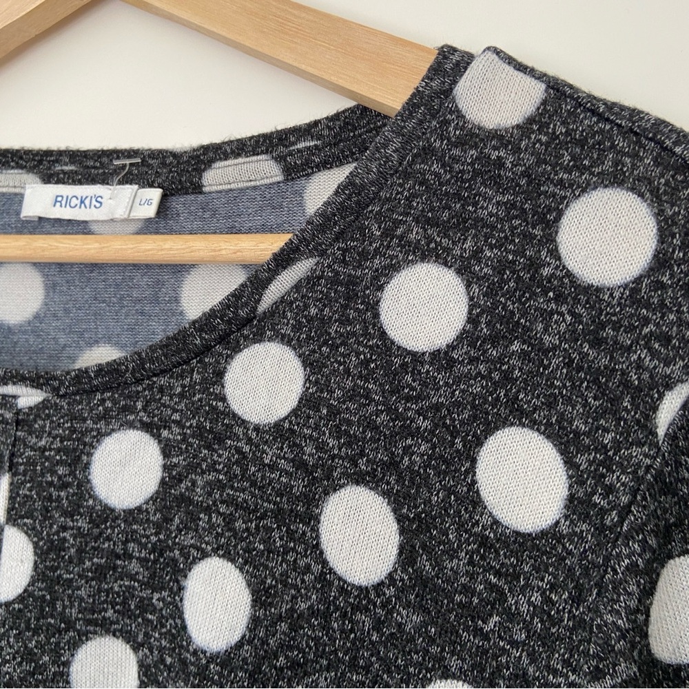 RICKIS BLACK/WHITE LONG SLEEVED POLKA DOT SWEATER WITH TWIST WAIST DETAIL, LARGE - Picture 4 of 6